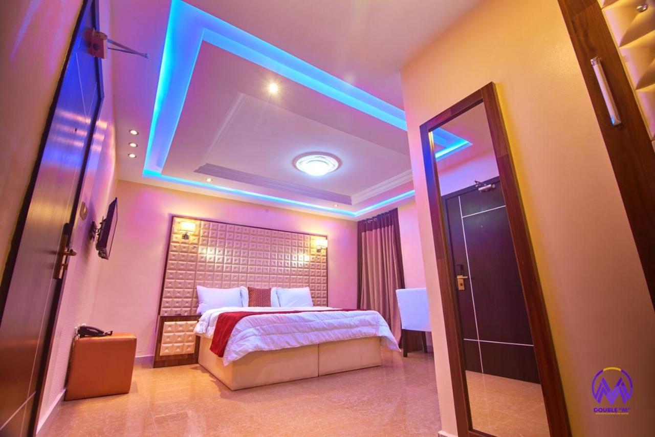 Double M Exquisite Suites And Lounge Lekki Ogombo Exterior foto